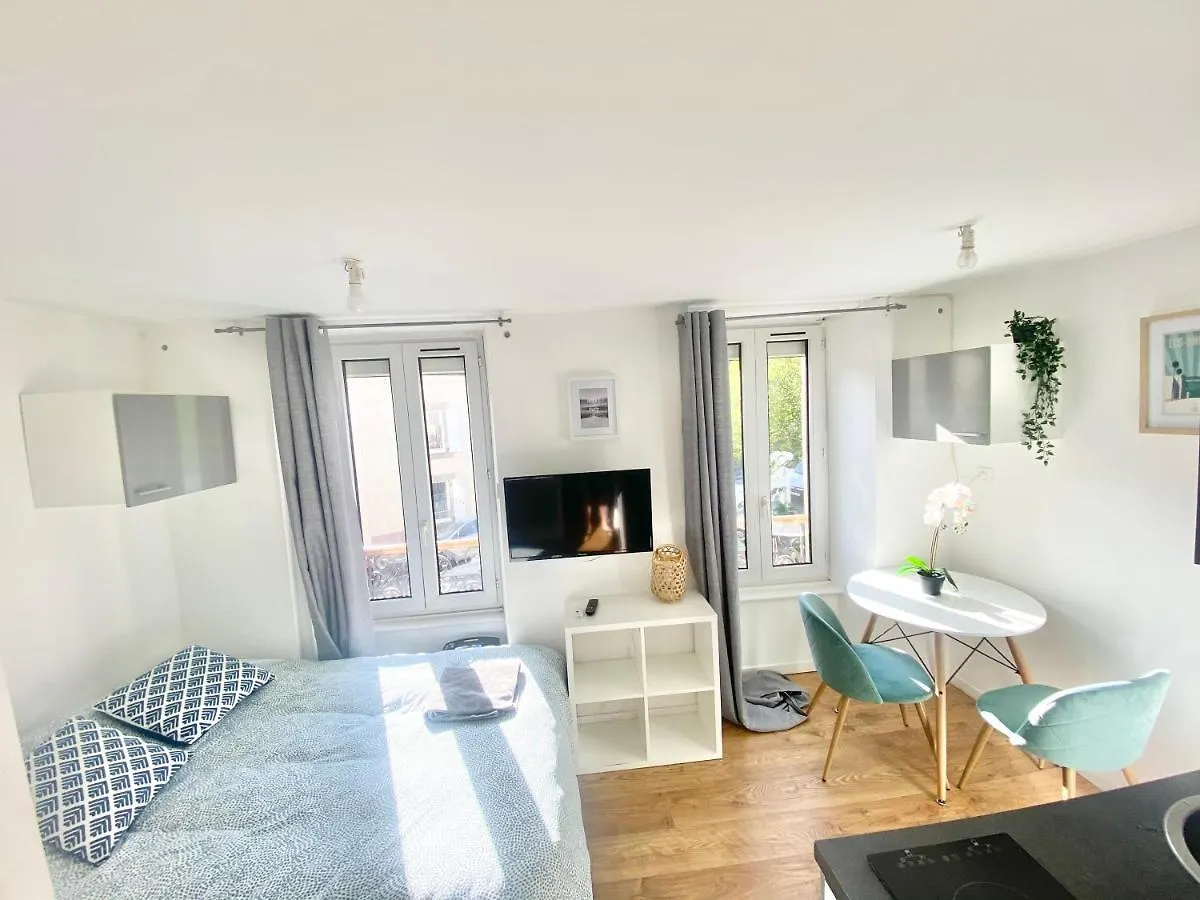 Studios Meubles Brest Keruscun Frankrijk